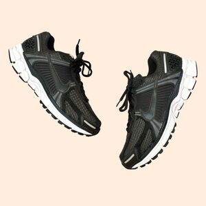 Nike Black and White Athletic Shoes